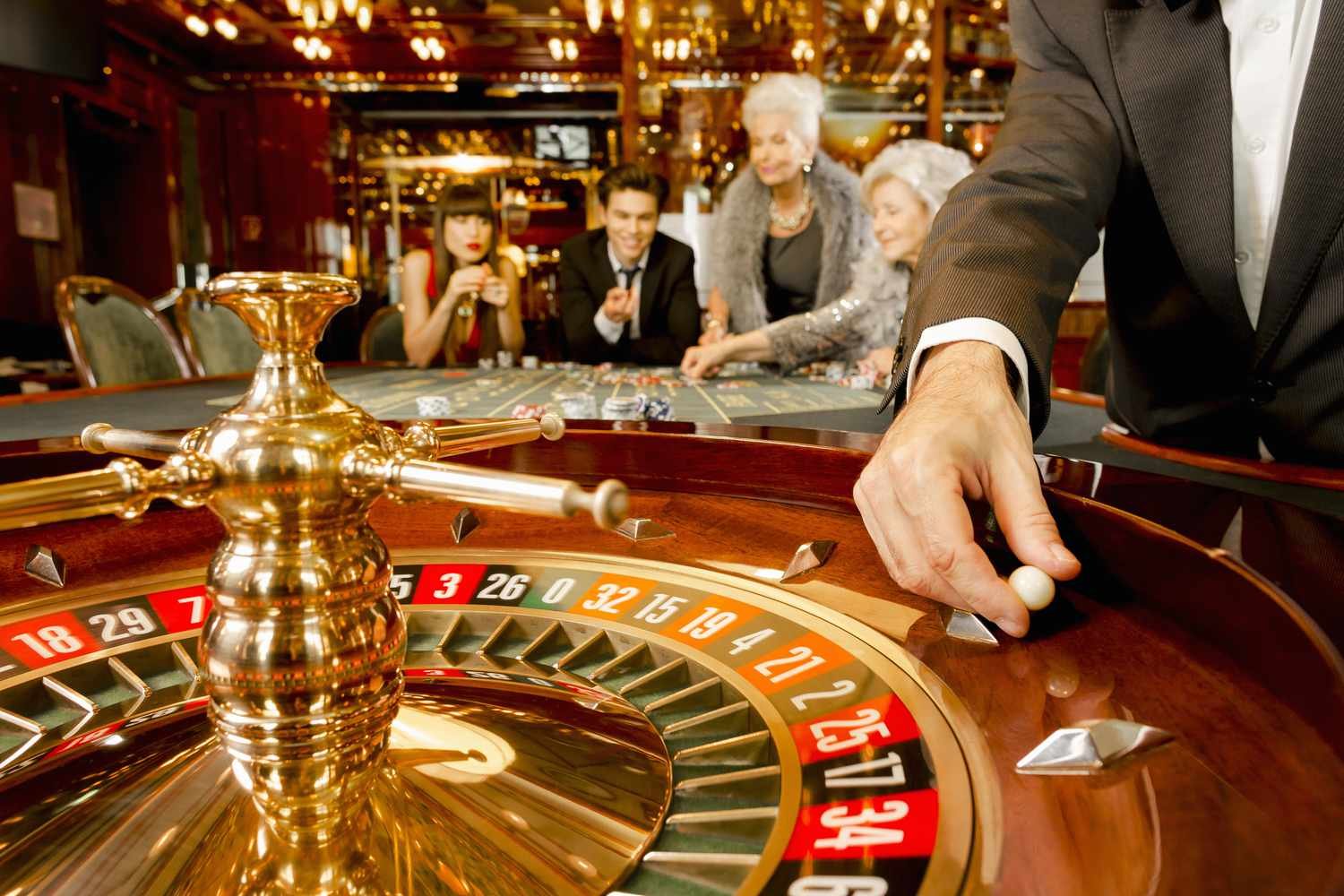 Gool88 အွန်လိုင်းကတ်ဂိမ်းများ Poker နှင့် Baccarat စားပွဲမြင်ကွင်း