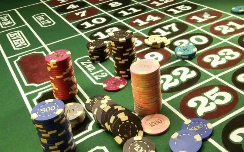 Gool88 Poker ကတ်ဂိမ်း Texas Hold'em နှင့် Omaha ကစားနည်းများ
